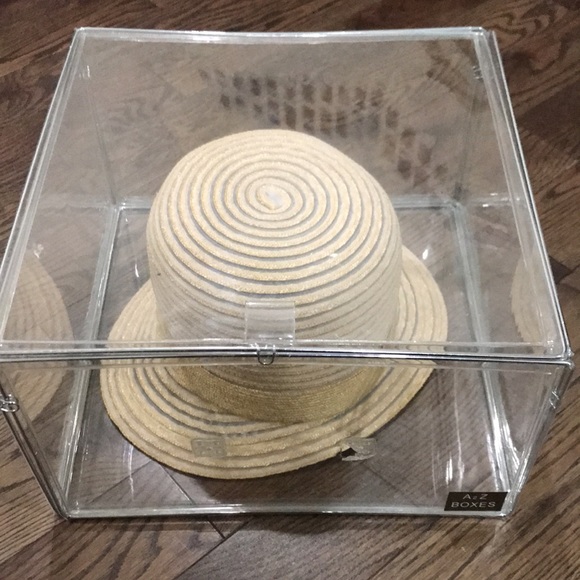 Clear hat box (hat box is not included) great for displaying in closet! - Picture 8 of 12